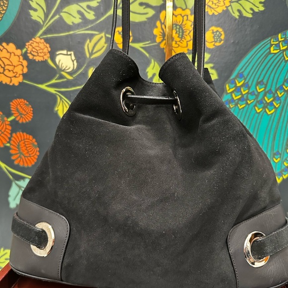Bally “Darlina” black suede drawstring bucket bag from the early 2000s - Picture 8 of 12